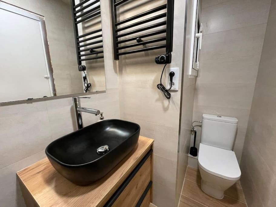 Superflat Near Beach 15' Center Сант Адриа де Бесос Екстериор снимка